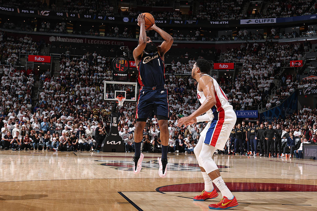 定盘星！哈登关键时刻连砍7分 燃尽体能19+7助骑士活命